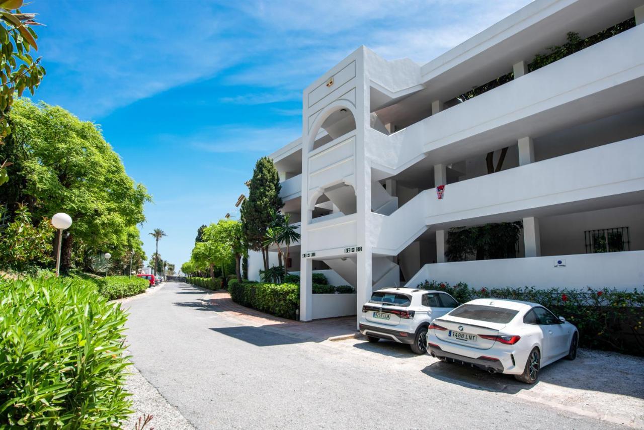 Frontline Beach Apartment Miraflores Sitio de Calahonda Extérieur photo